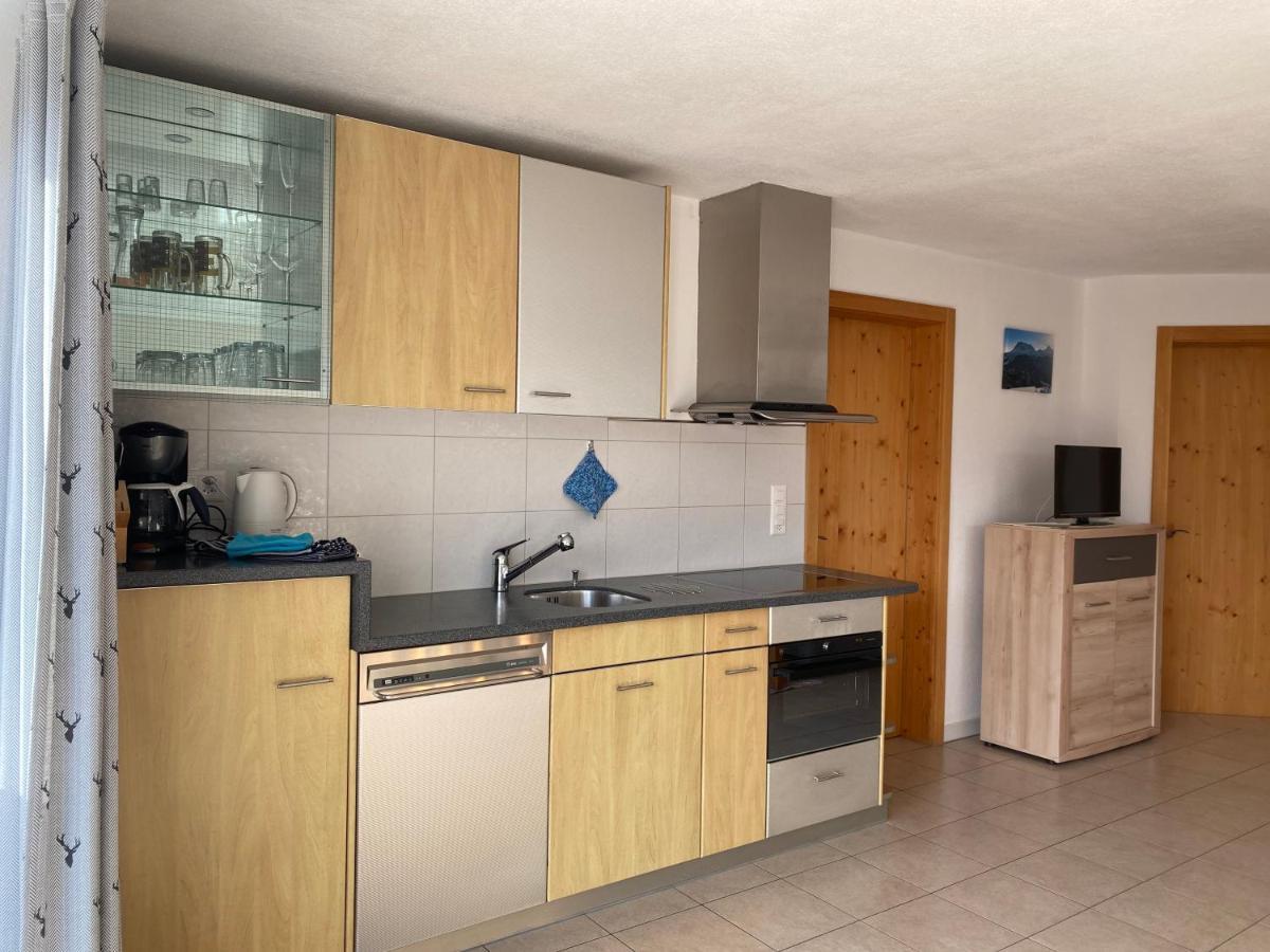 Ferienwohnung In Tschlin Mit Panoramablick Exterior foto